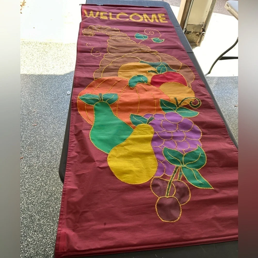 💜3/$15 Welcome fall door cover
